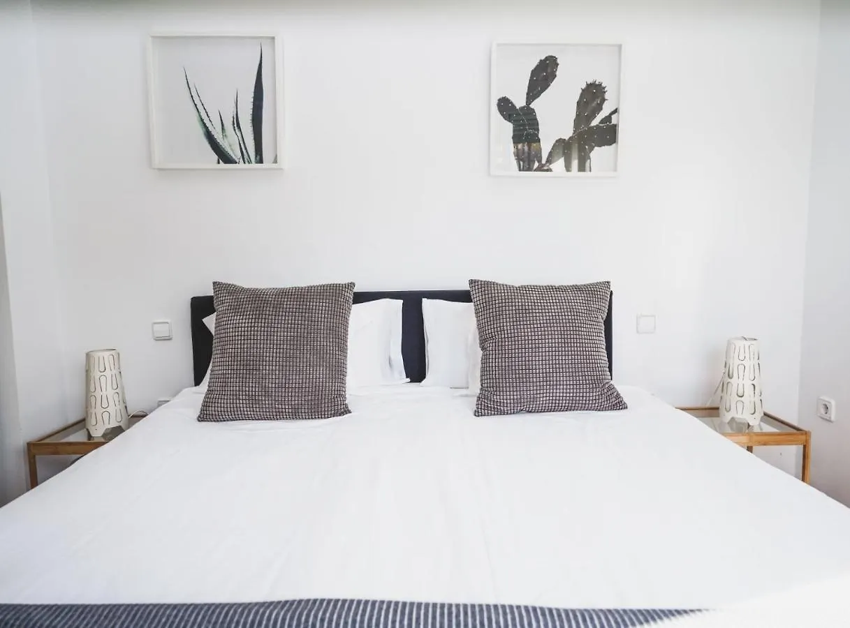 Cornisa Apartments Patalavaca 0*,